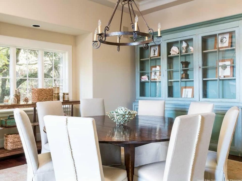 Dennis Quaid Lake Austin Dining Room