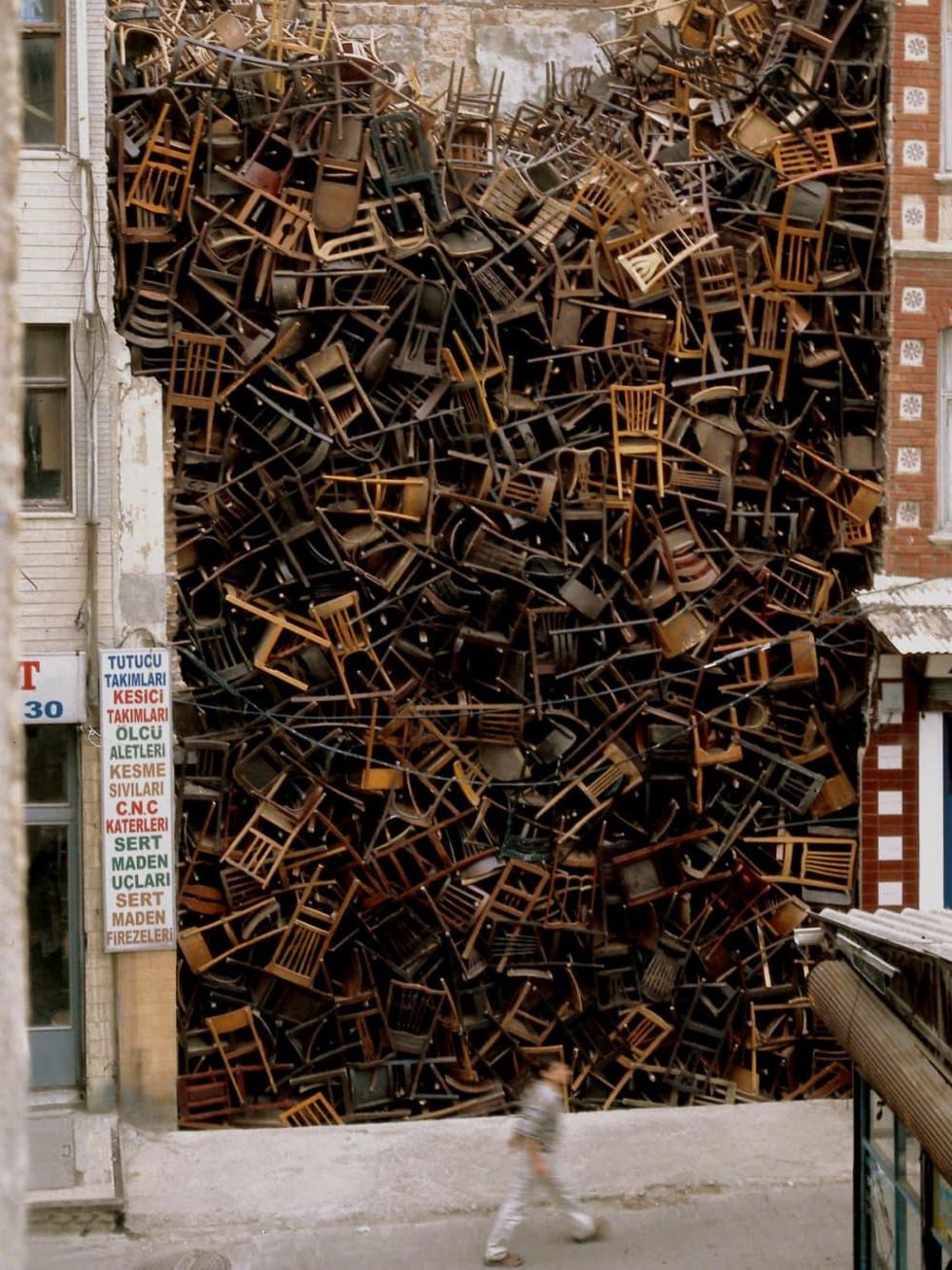 Doris Salcedo work at Istanbul Biennial