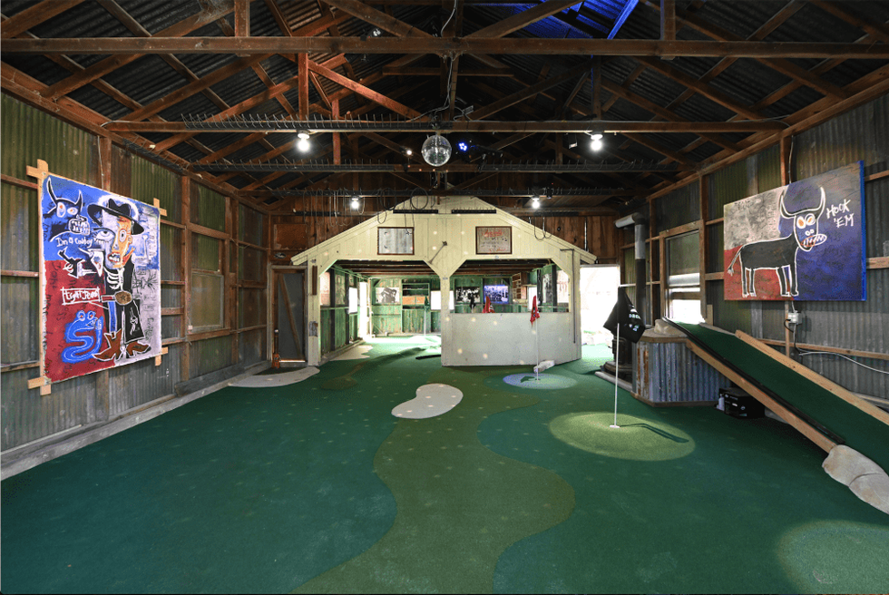 Dreamland Dripping Springs indoor mini golf