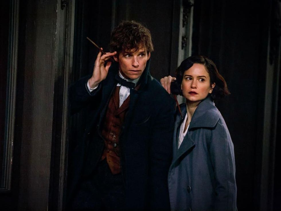 Eddie Redmayne and Katherine Waterston in Fantastic Beasts and Where to Find Them