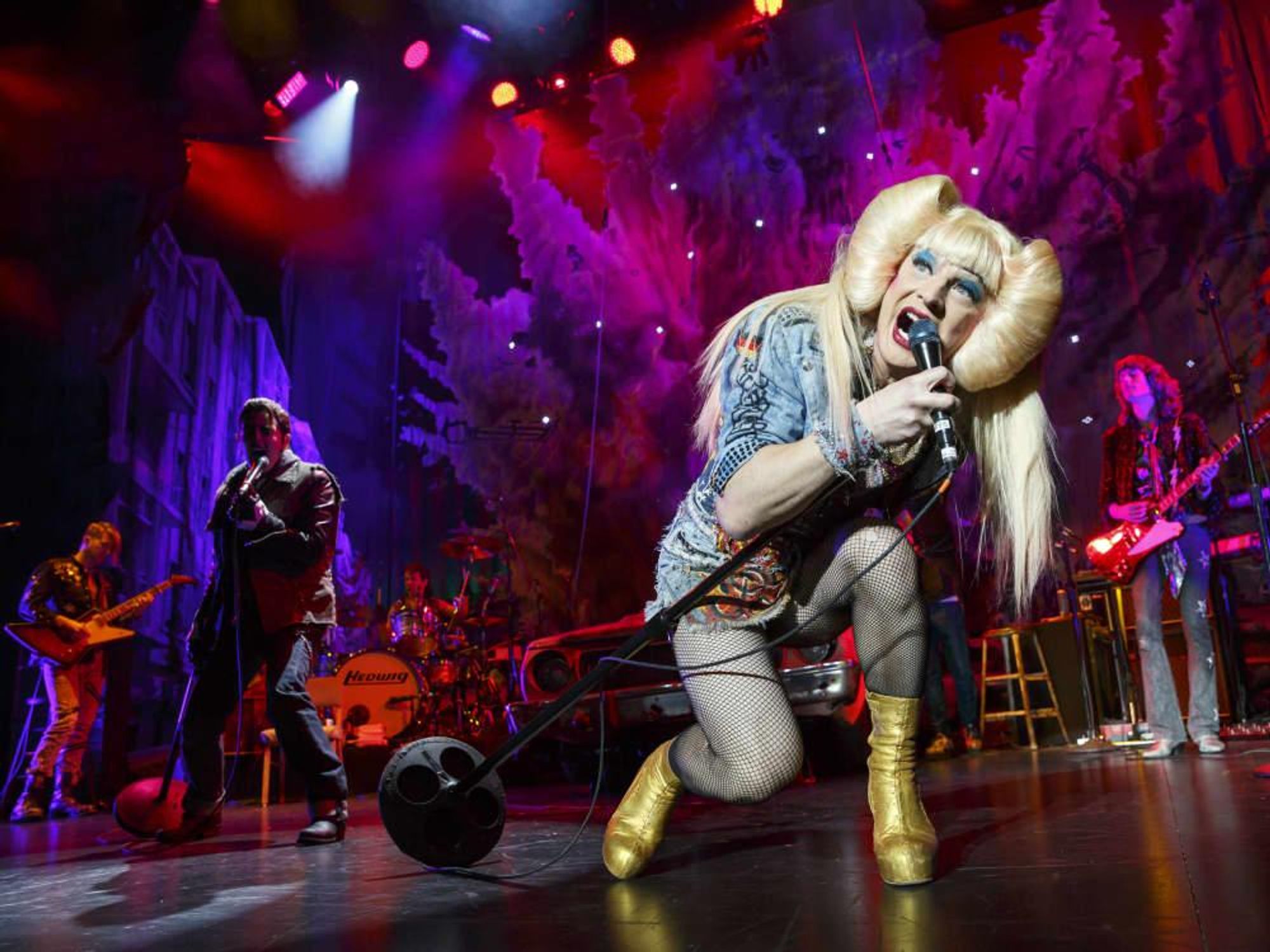Euan Morton as Hedwig