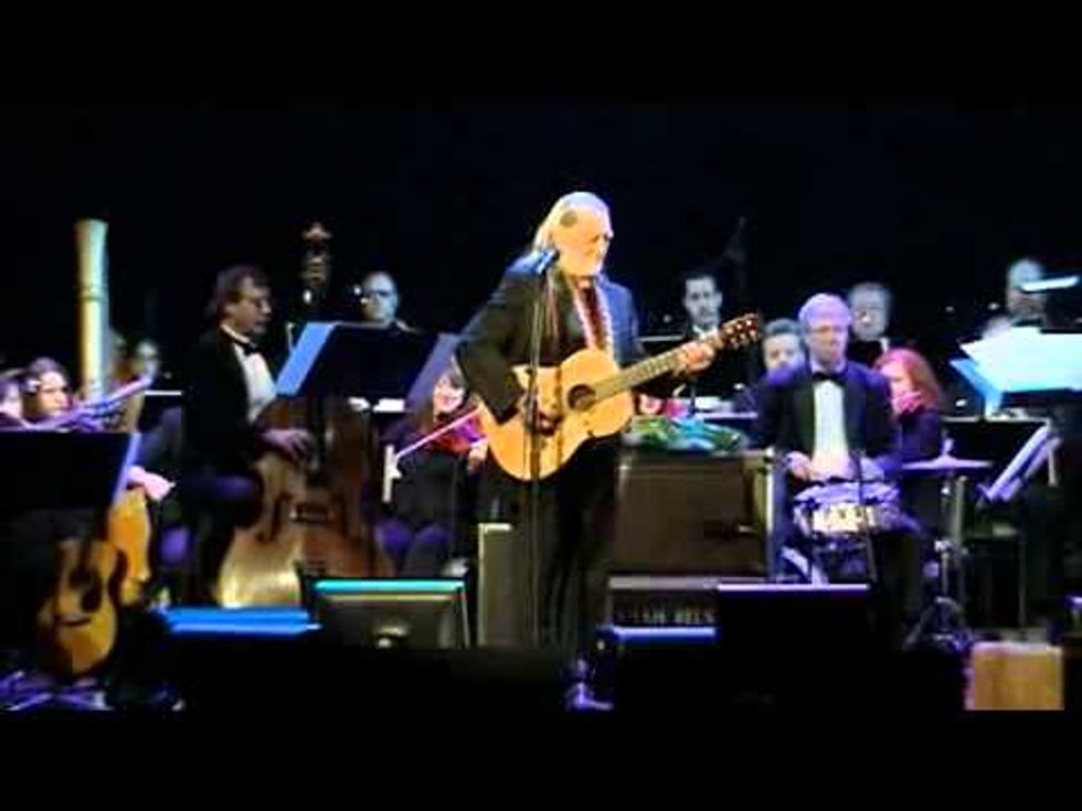 Willie Nelson blesses Austin with a "Family New Year's Eve" concert