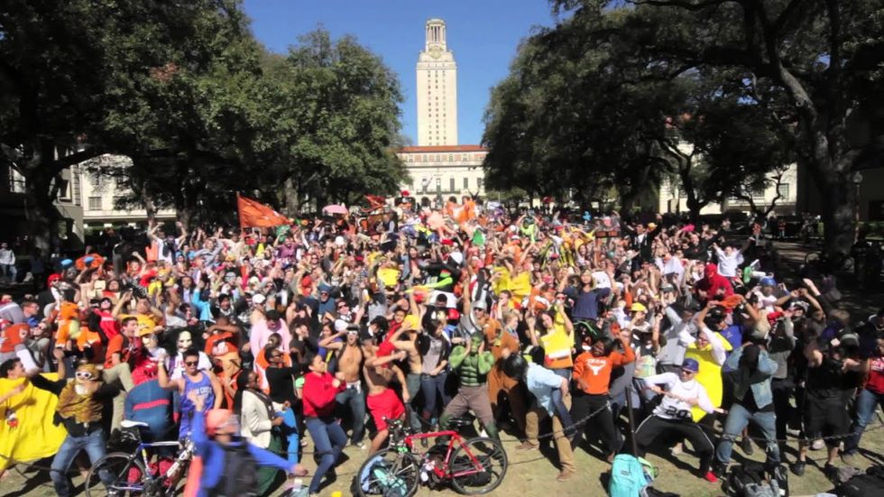 UT students take the Harlem Shake to a whole 'nother level with South Mall performance