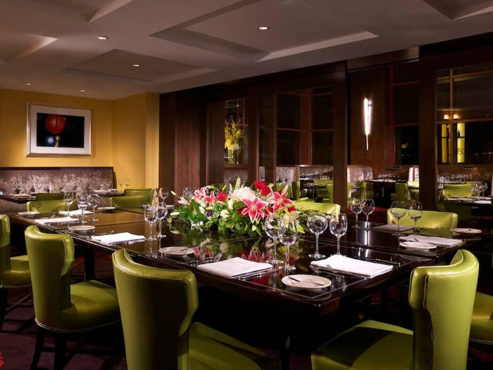 Finn & Porter Austin restaurant dining room