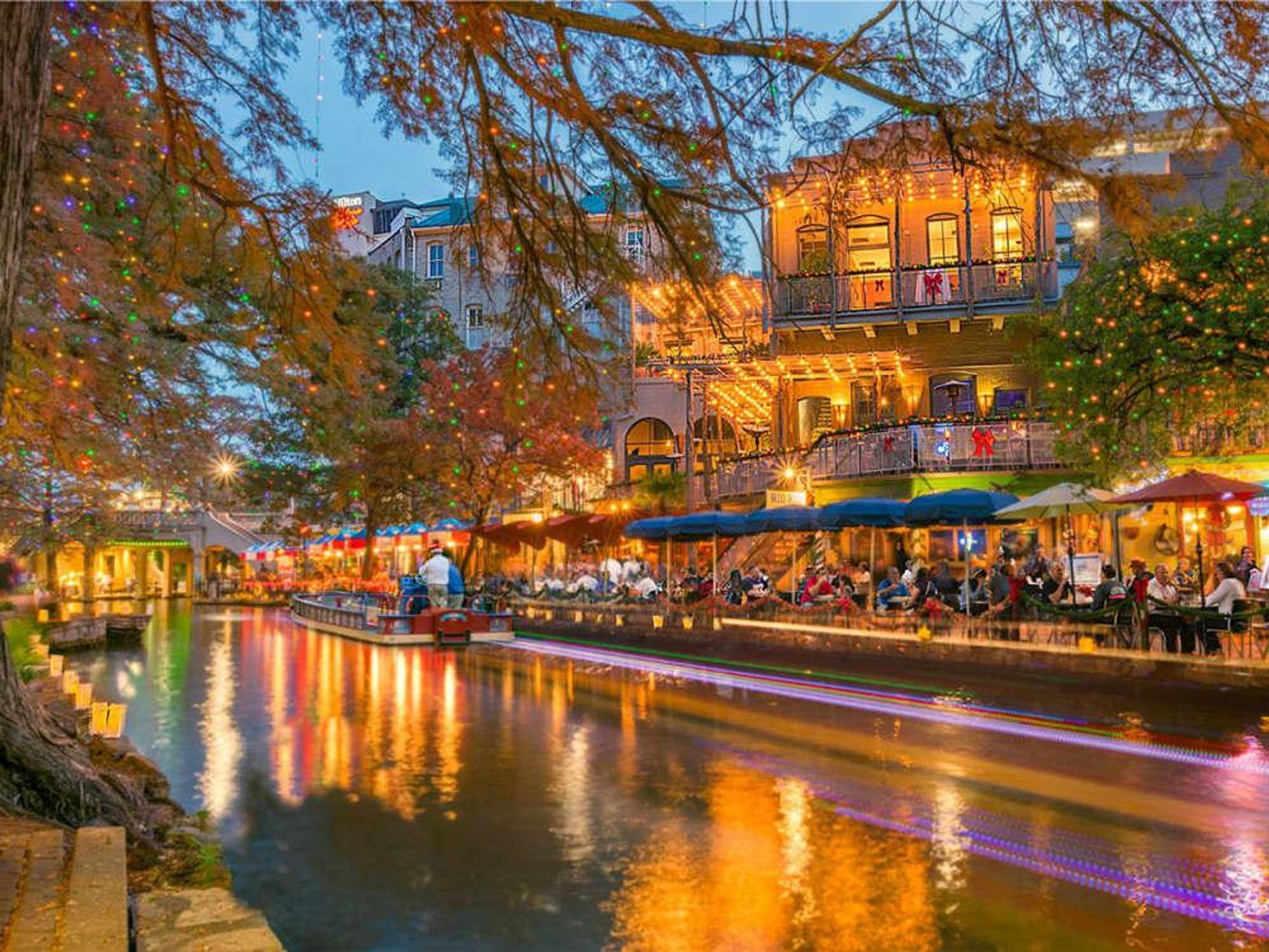 Ford Fiesta de las Luminarias