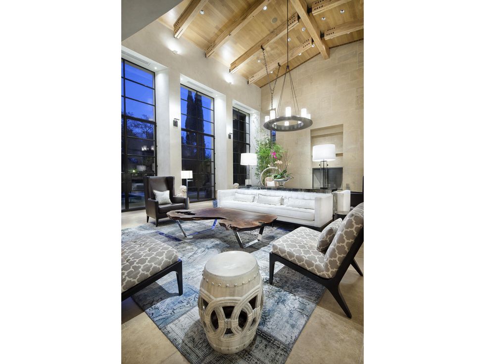 Formal Living 2800 Stratford