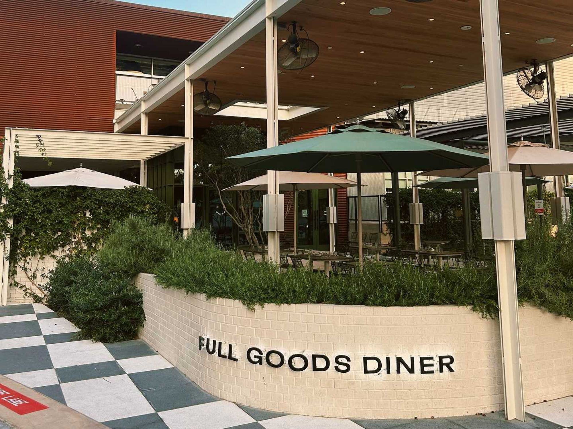 Full Goods Diner Pearl