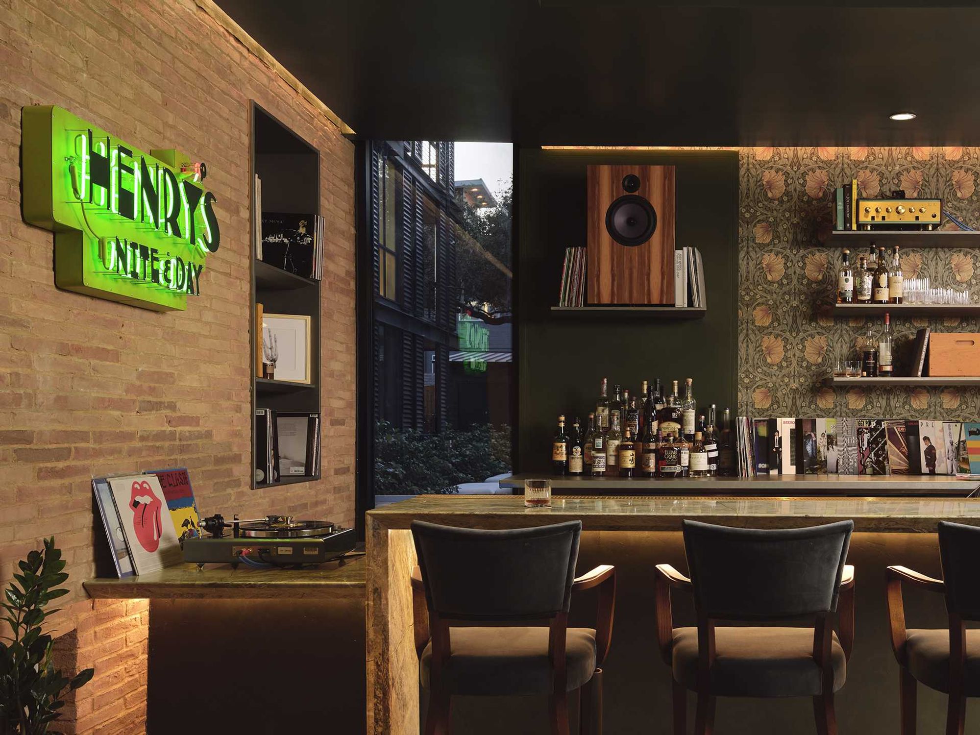 Henry's at Green Pastures