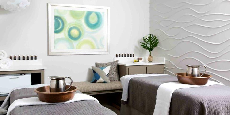 Hiatus Spa couples massage room