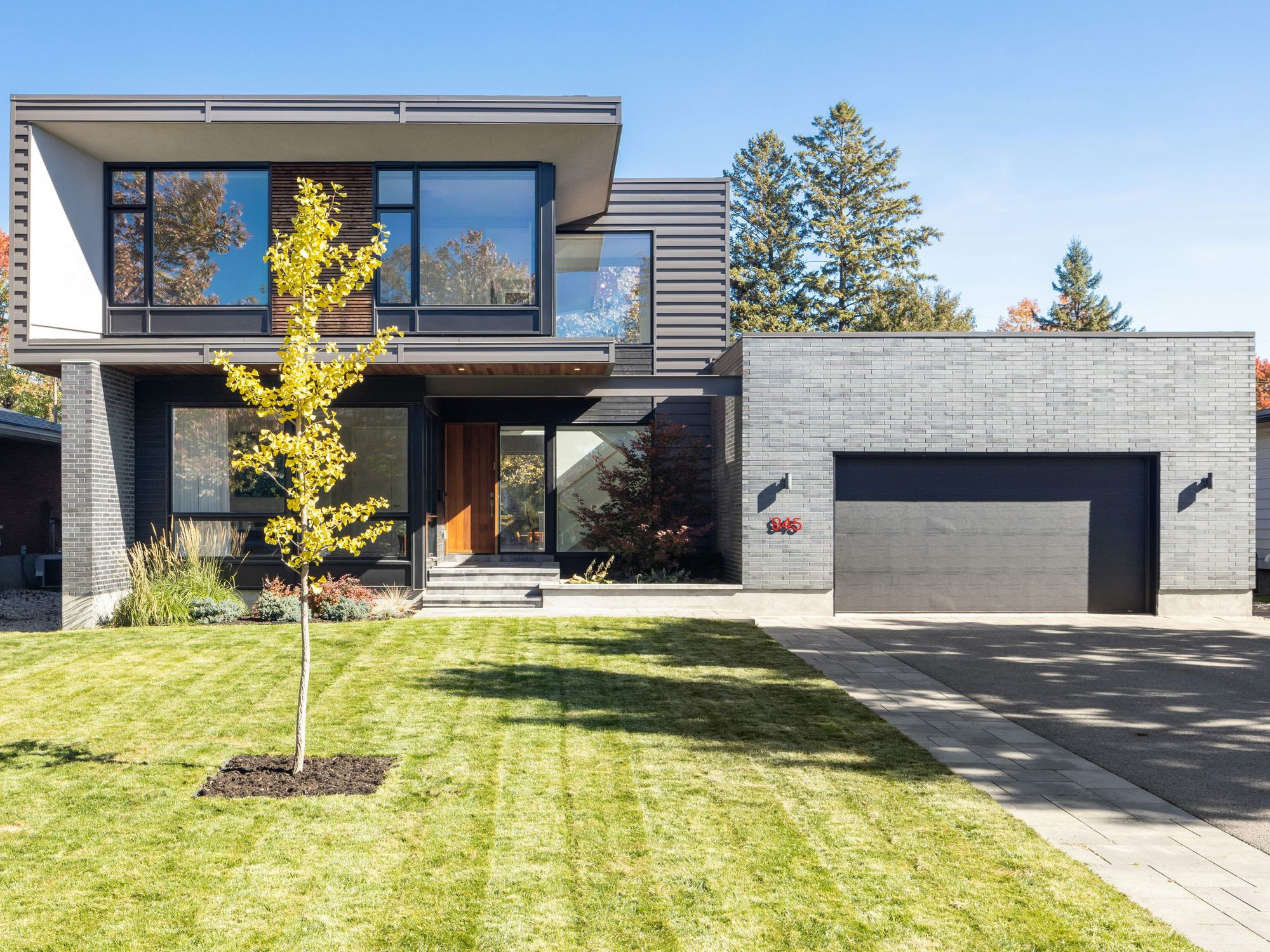 Home for sale, real estate market