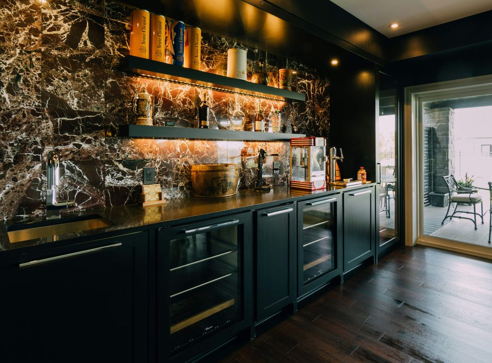 Home wet bar, beverage station