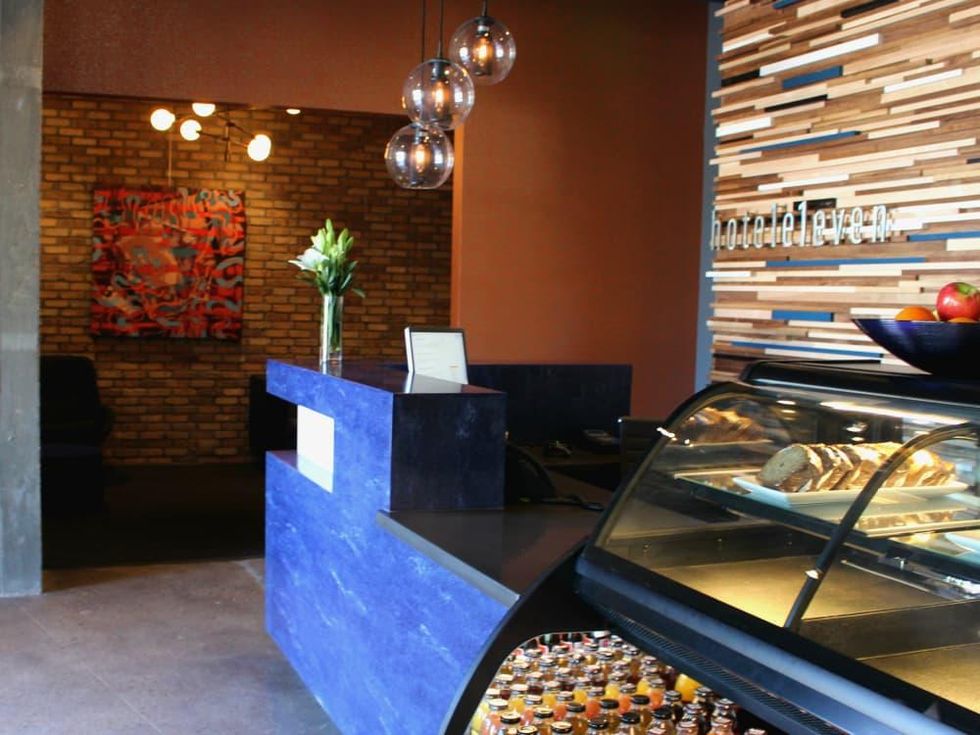 Hotel Eleven 11th Street Austin 2016 lobby front desk