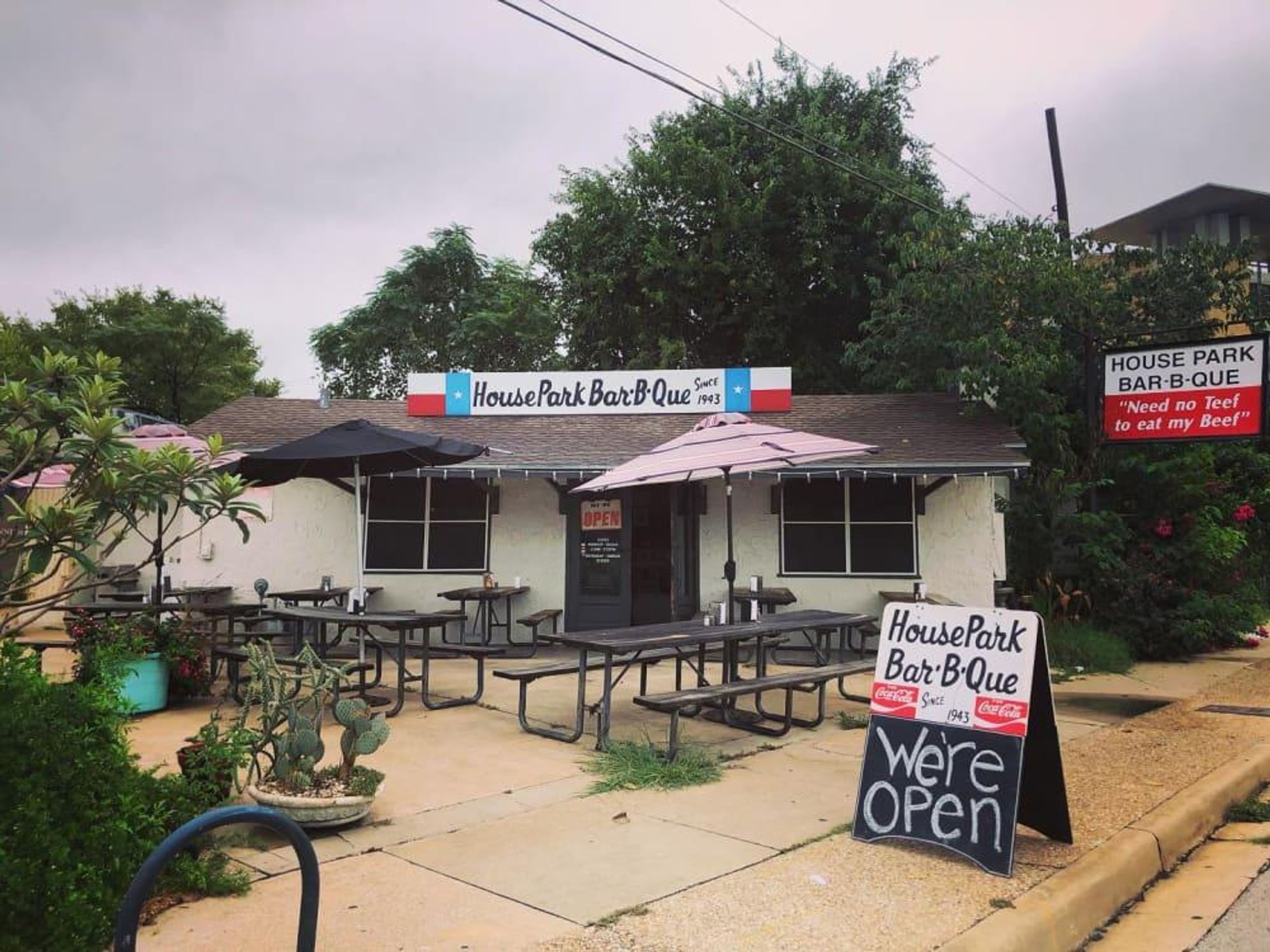 House Park Bar-B-Cue before fire