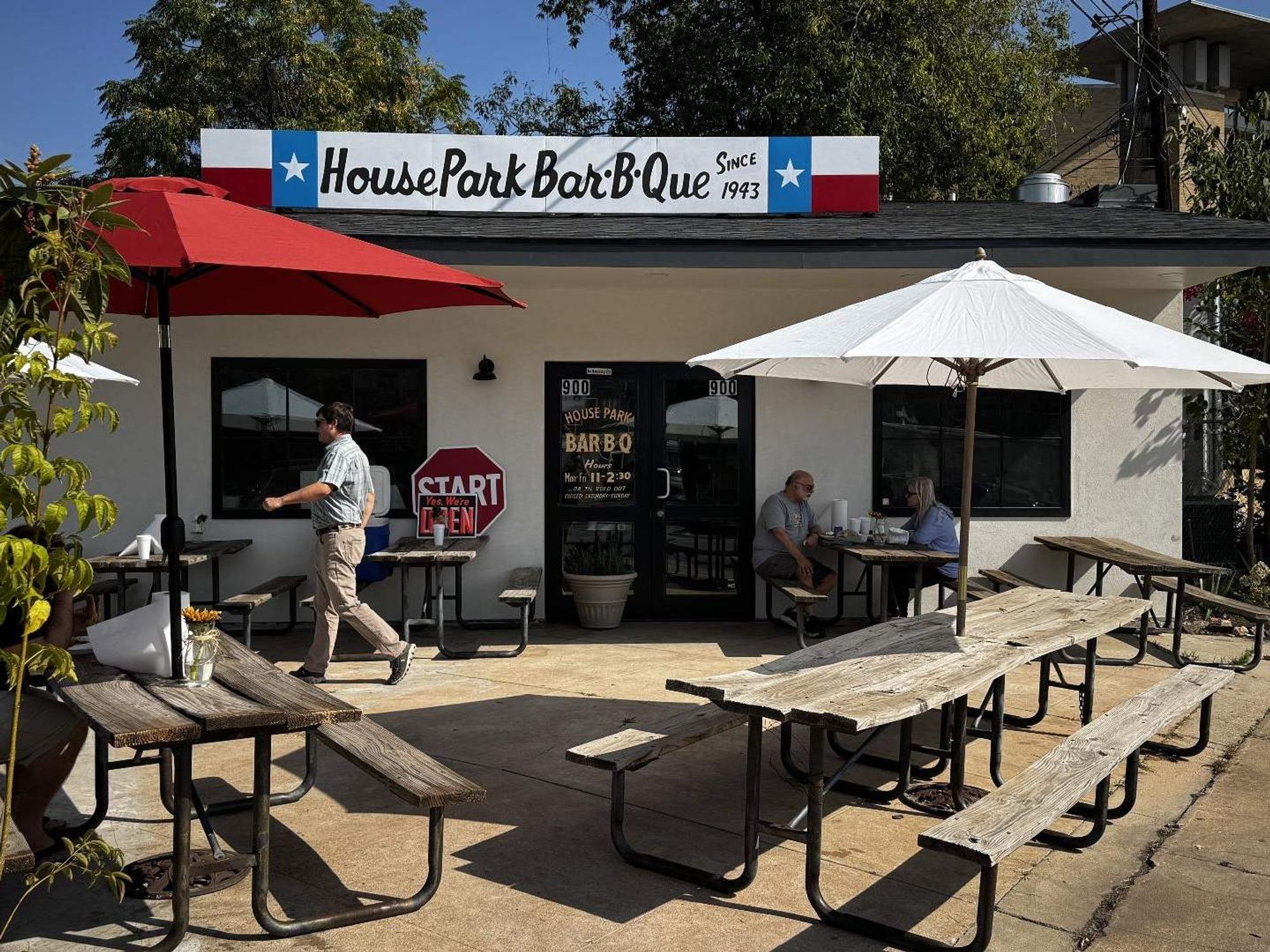 House Park Bar-B-Que exterior