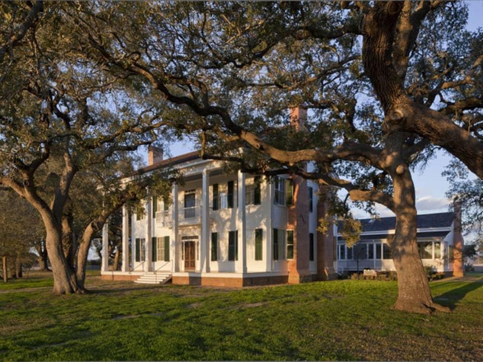 Houzz Austin house home plantation