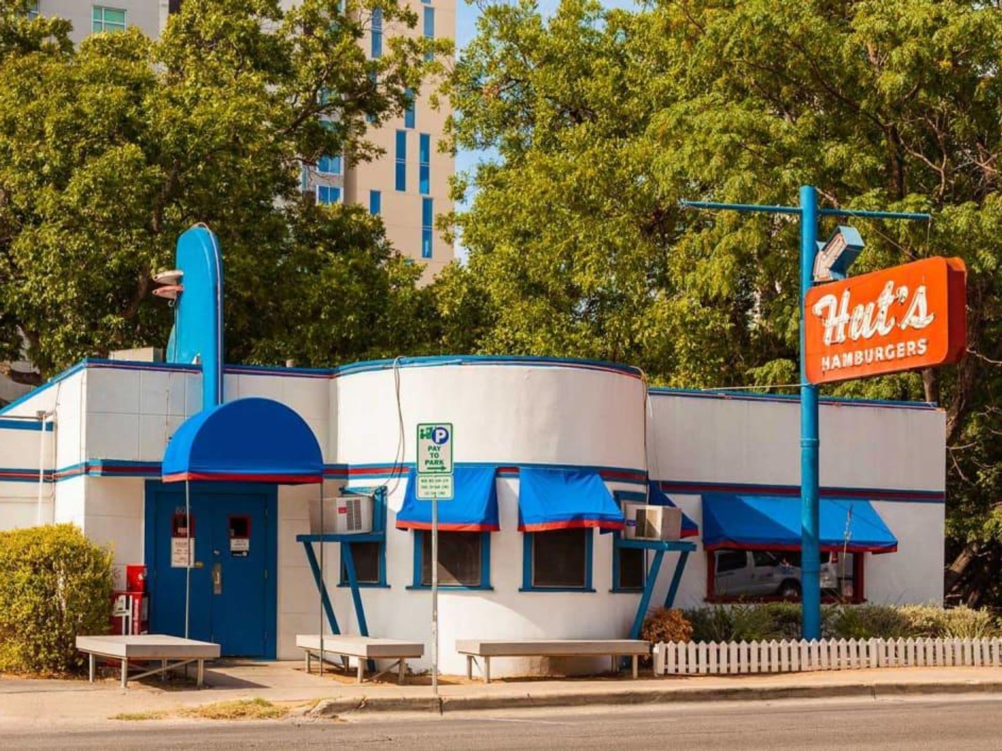 Hut's Hamburgers West Sixth original location
