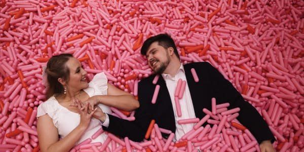 Spontaneous Austin couple whips up ice cream-themed elopement on Leap Day - Vimarsana News