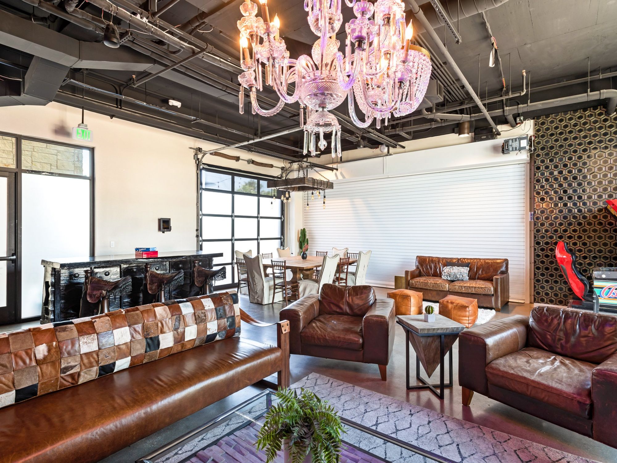 Inn Cahoots hotel Austin interior