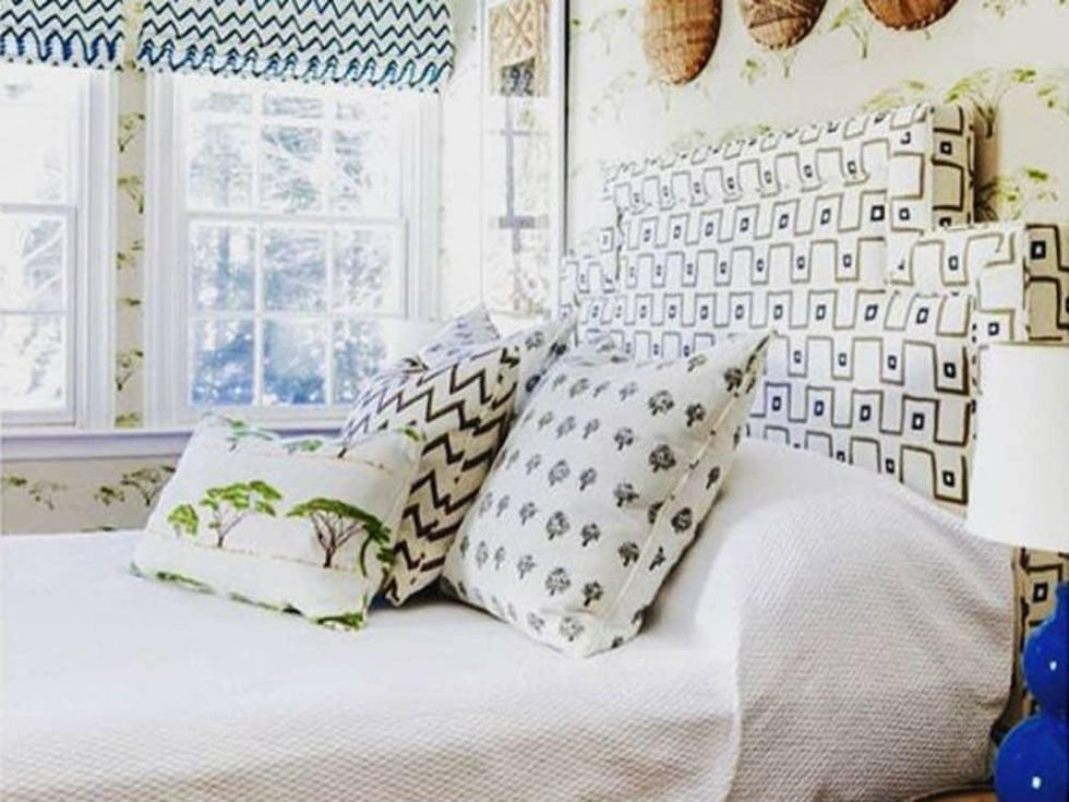 James Showroom Instagram