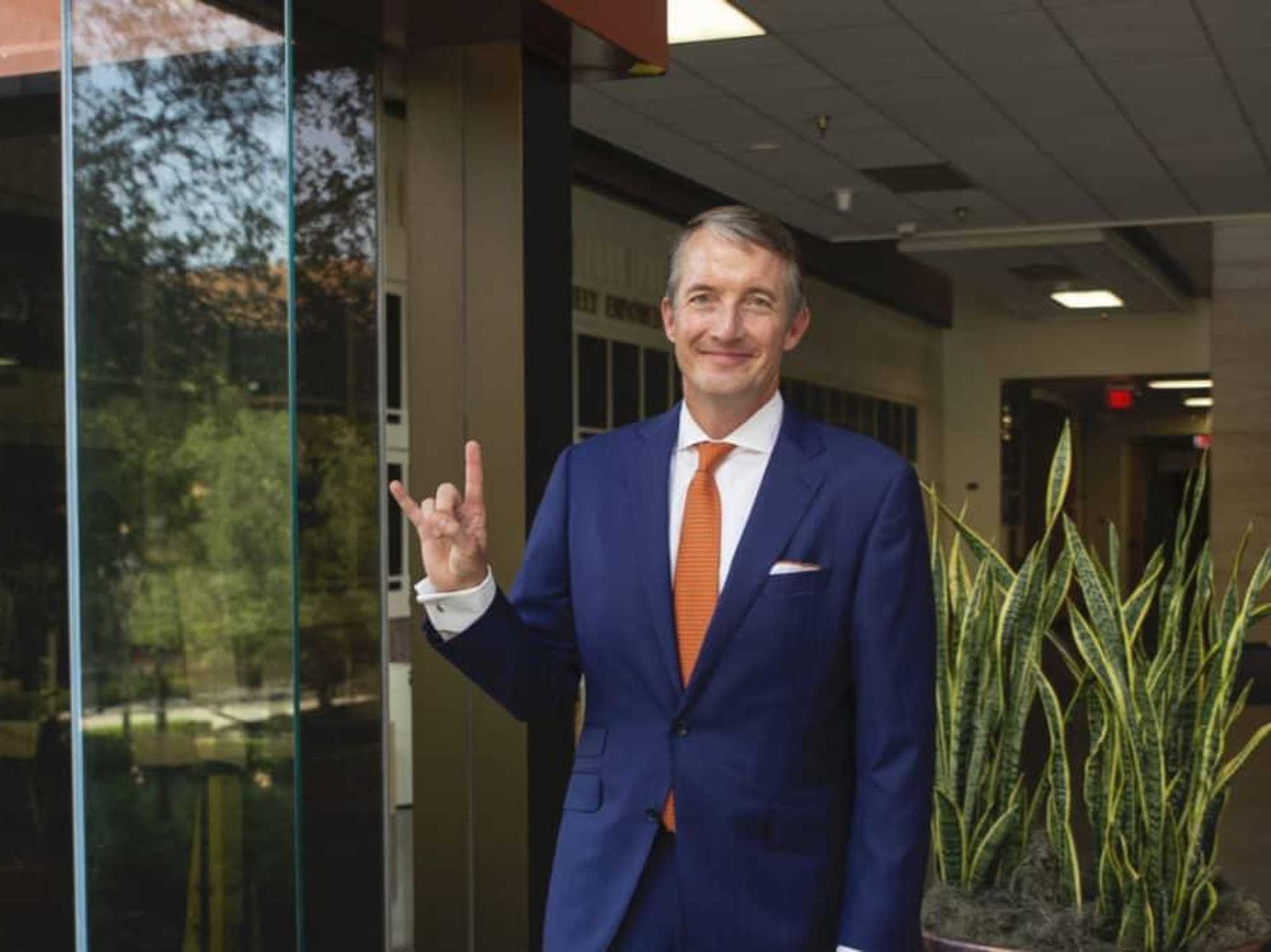 Jay Hartzell UT president