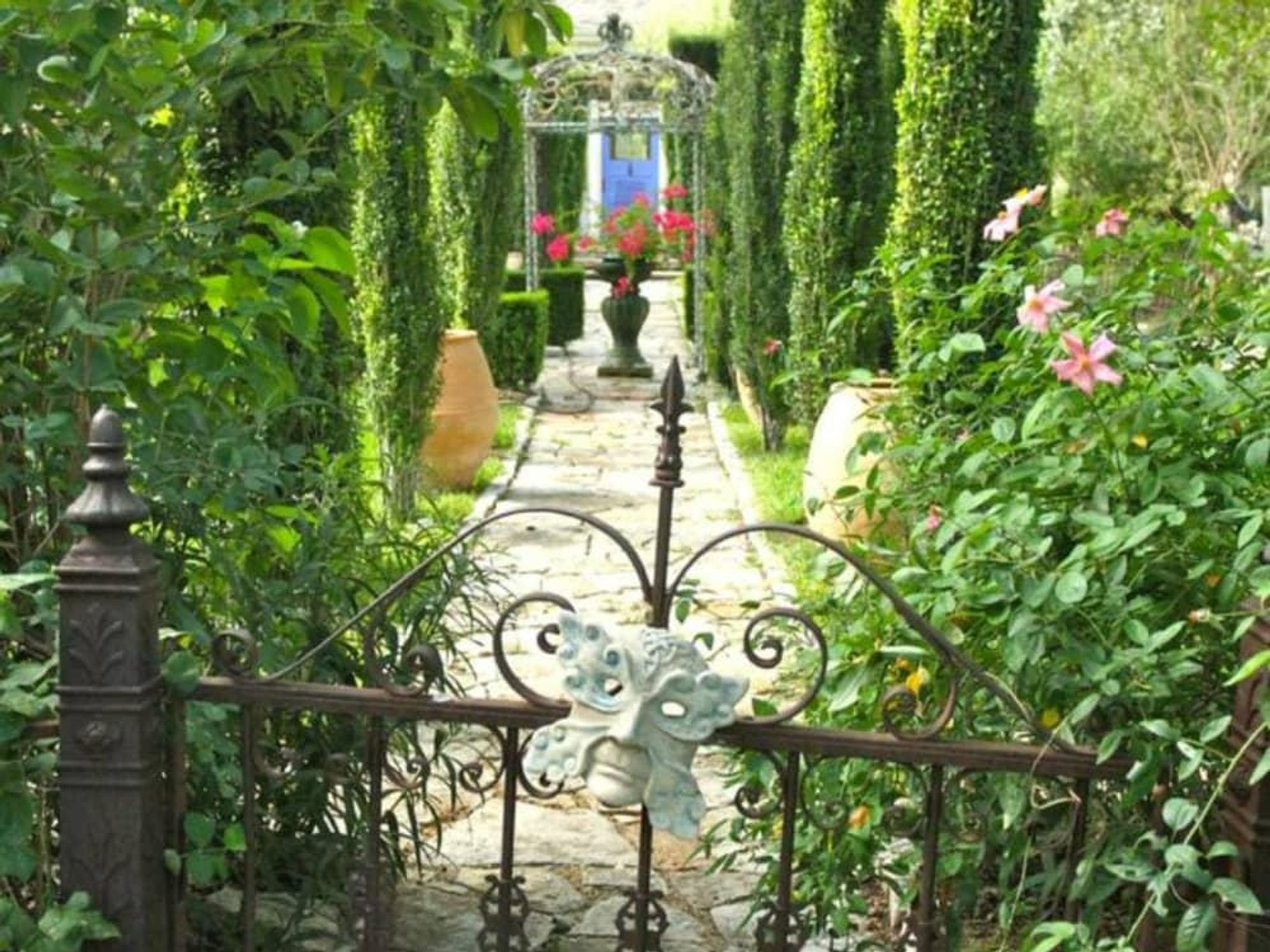 Jennifer's Gardens