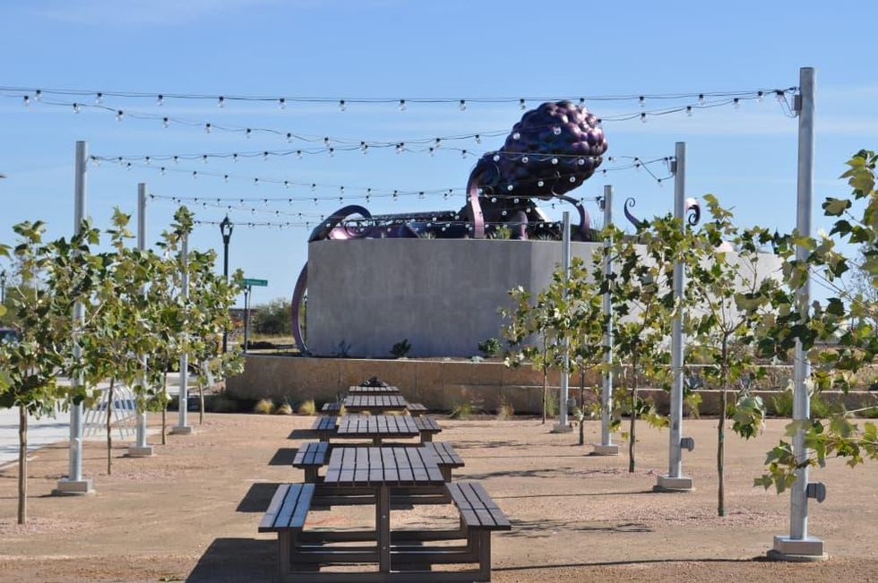 Jessie Andrew Park Mueller Ocho sculpture