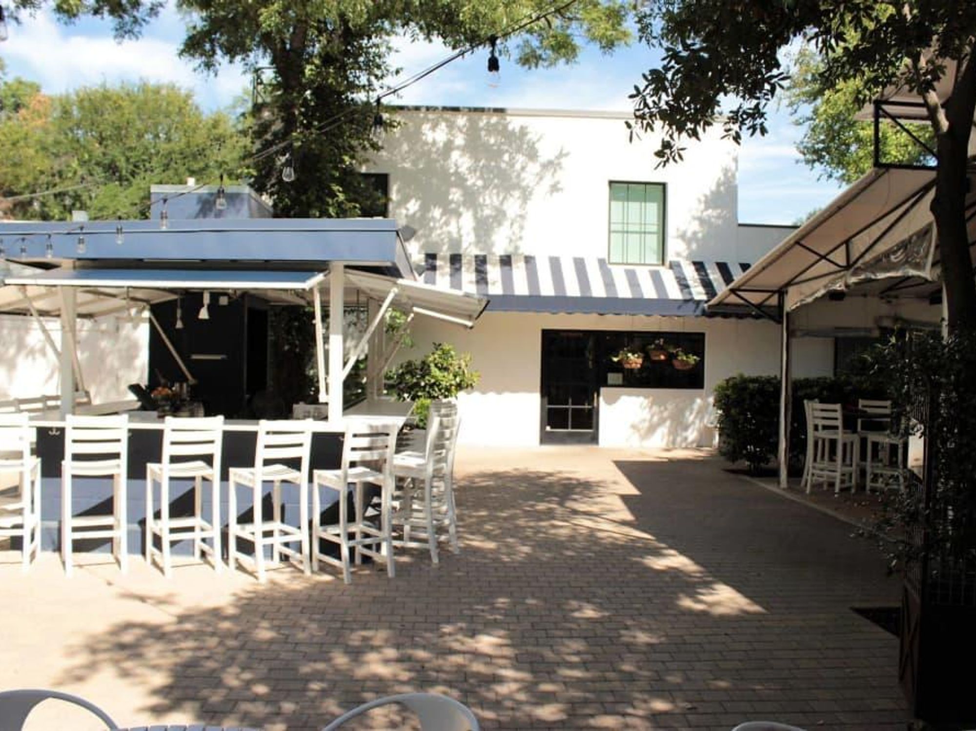 Juliet Italian Kitchen patio