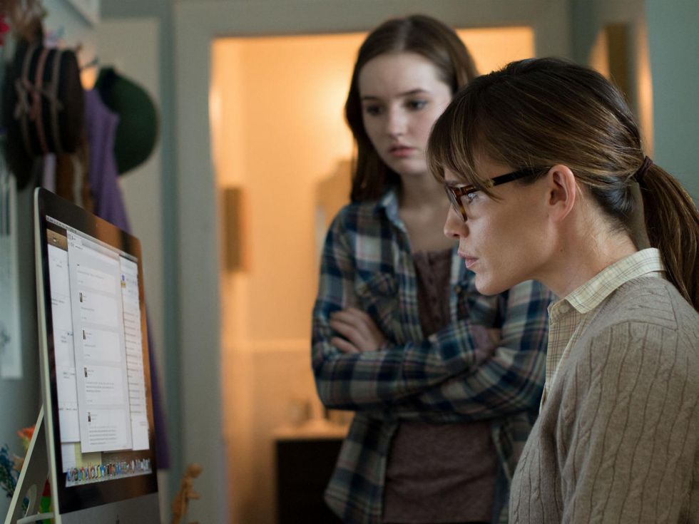 Kaitlyn Dever and Jennifer Garner in Men, Women & Children