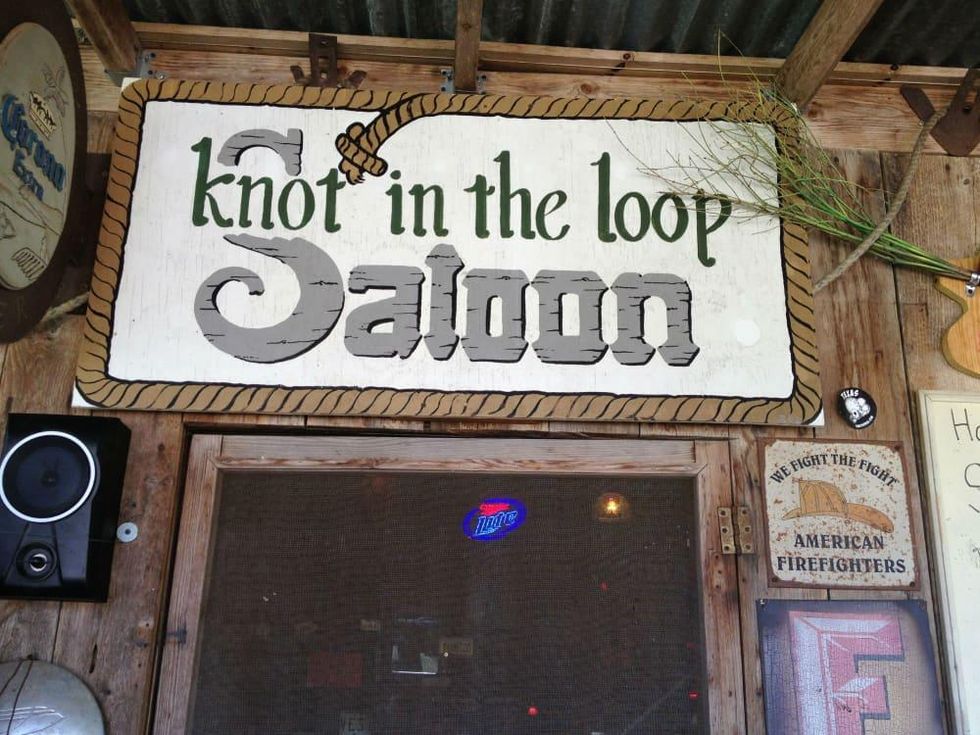 Knot in the Loop Saloon