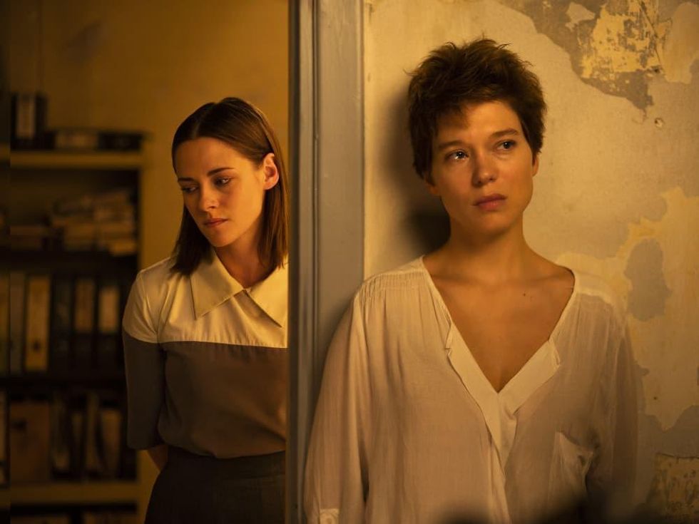 Kristen Stewart and L\u00e9a Seydoux in Crimes of the Future