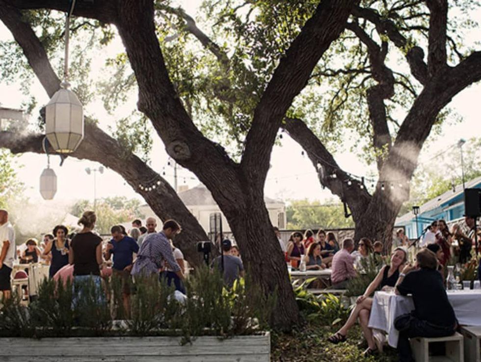 Lenoir Resaurant Exterior