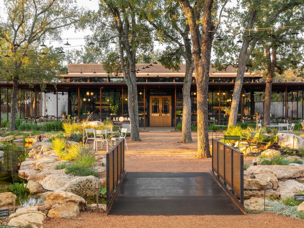 Leona Botanical Caf\u00e9 & Bar