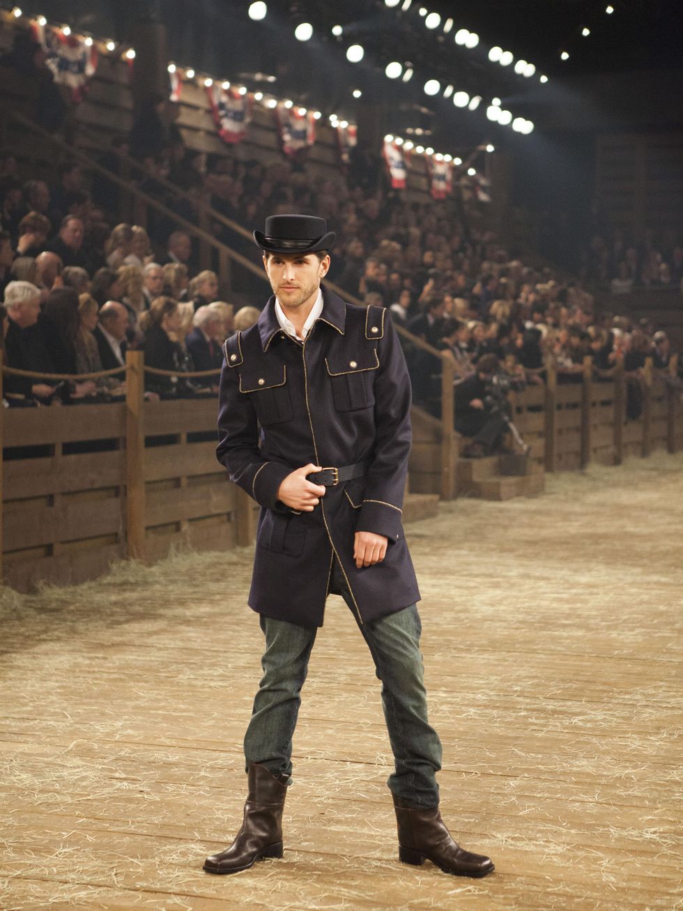 Look from Chanel Metiers d'Art in Dallas