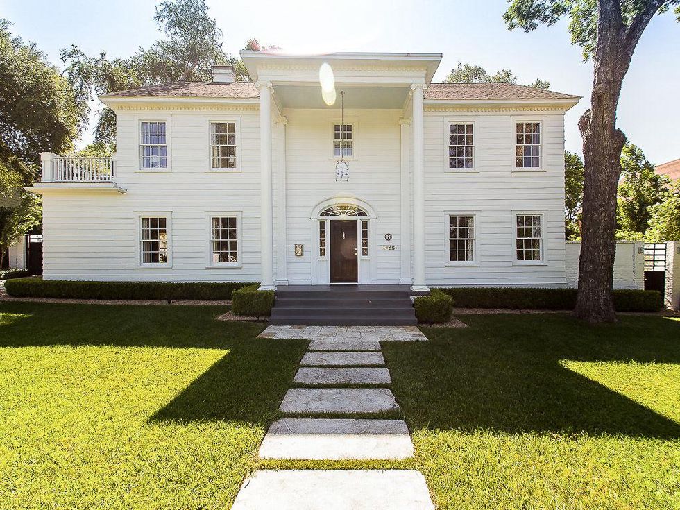 Luxury HomeAway Manse Austin Front