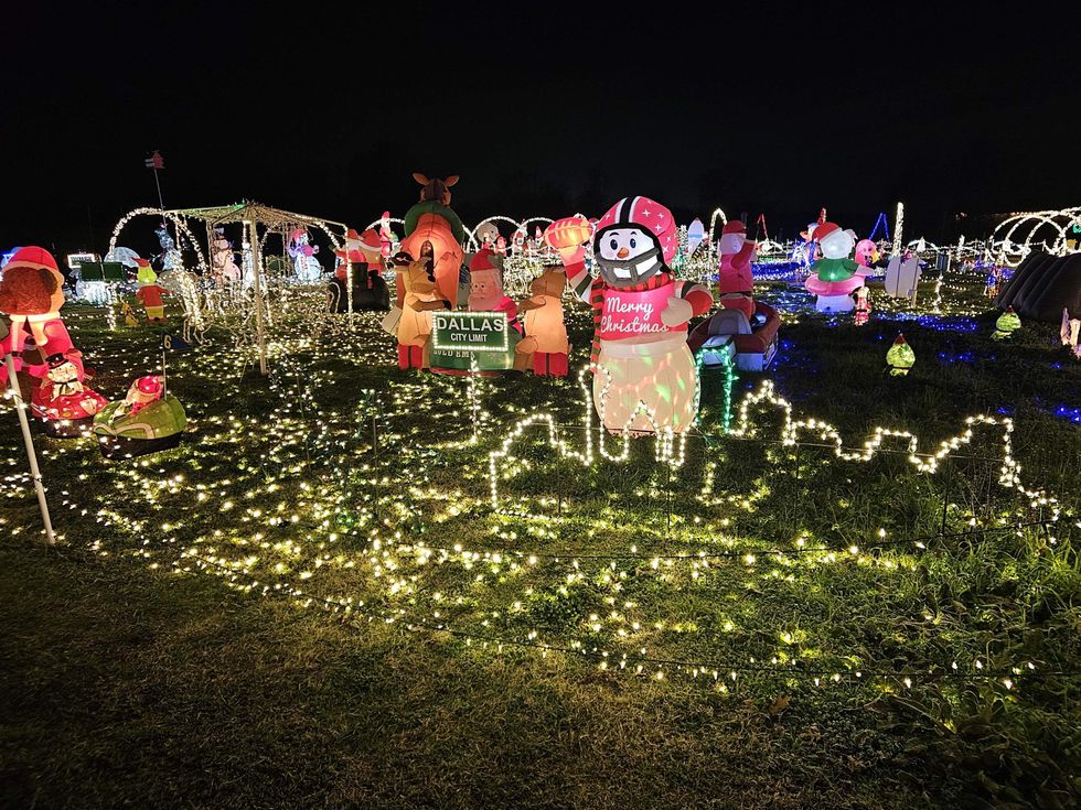 Mach Christmas Display, Ennis, Great Christmas Light Fight