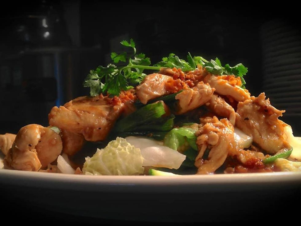 Mai Thai Restaurant downtown Austin stir-fried chicken Kai Pad Kra Tiem Prik Thai