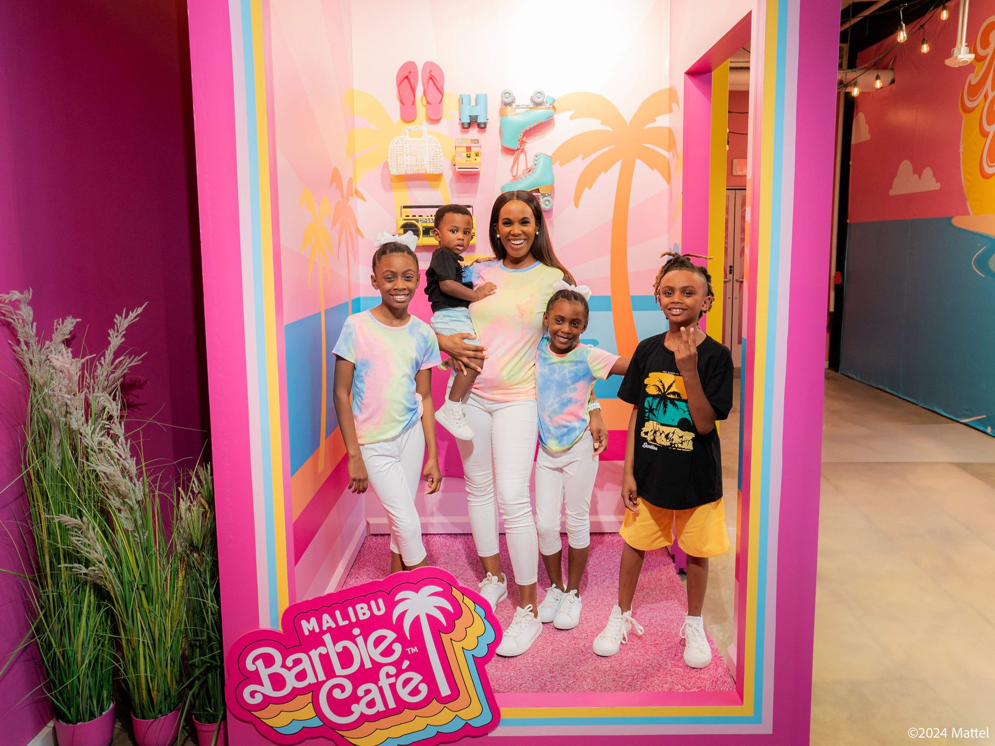 Malibu Barbie Caf\u00e9