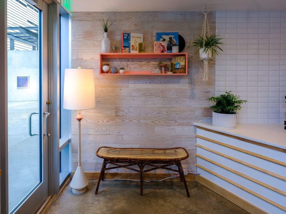 Malibu Poke interior 3