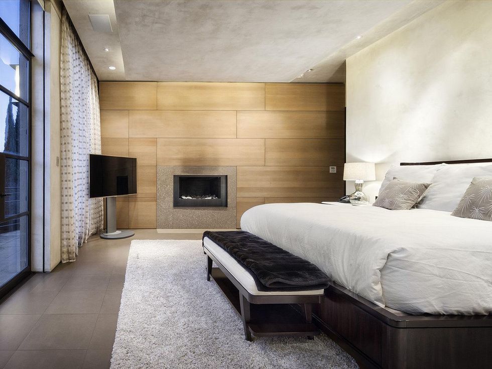 master bedroom 2800 Stratford