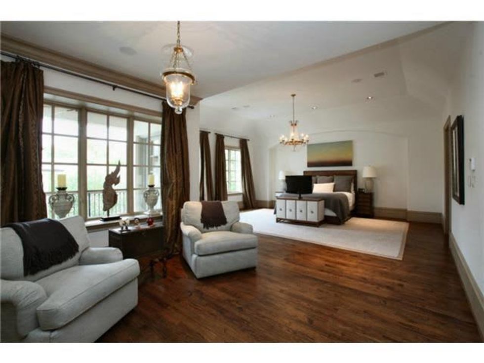 Master bedroom at 3801 Normandy Ave. in Dallas