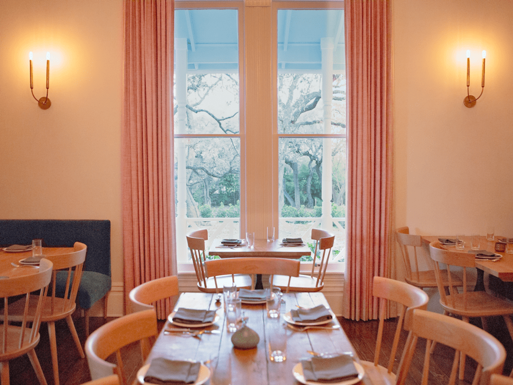 Mattie's restaurant Green Pastures dining room