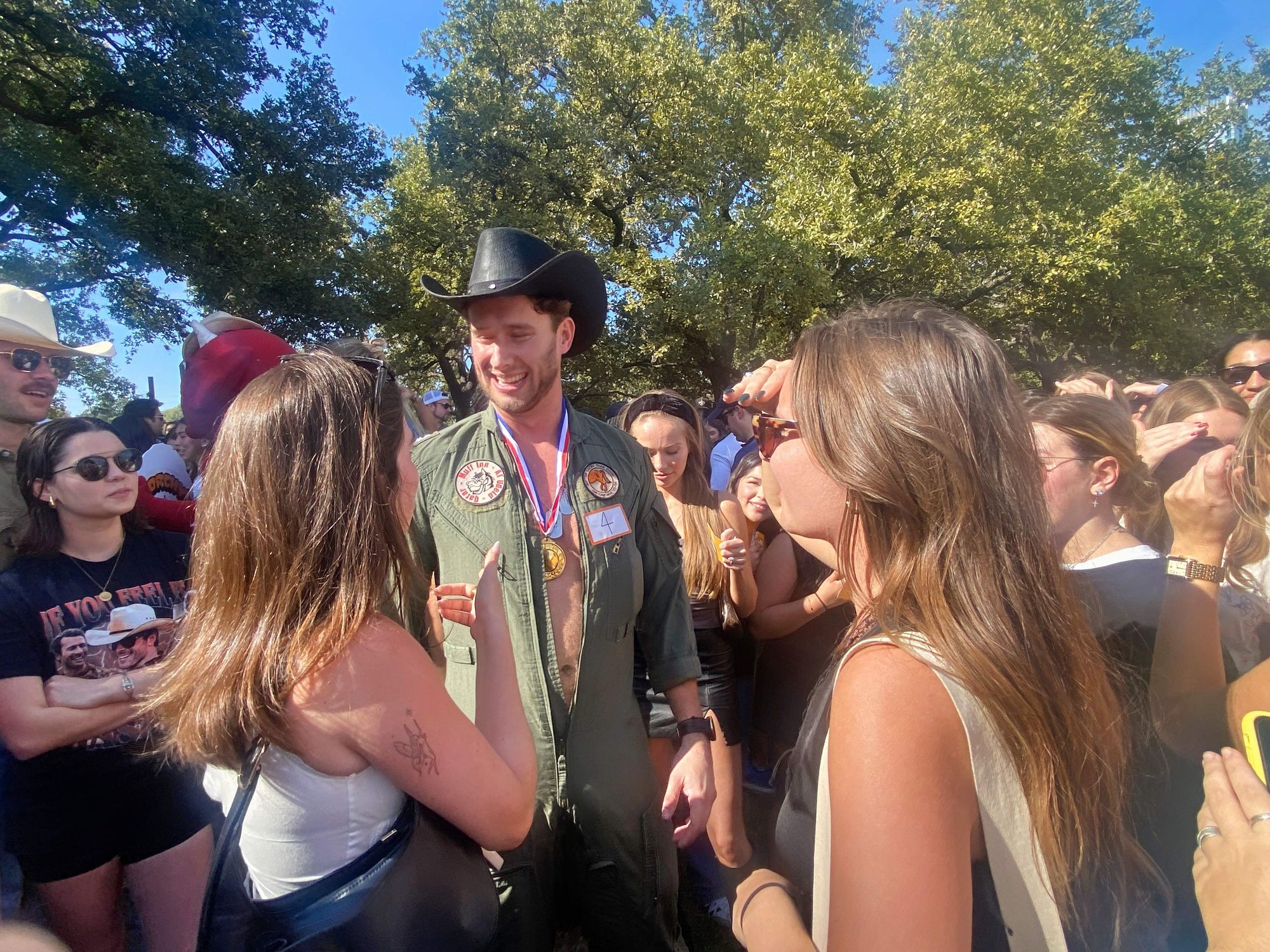 Max Braunstein Glen Powell look-alike