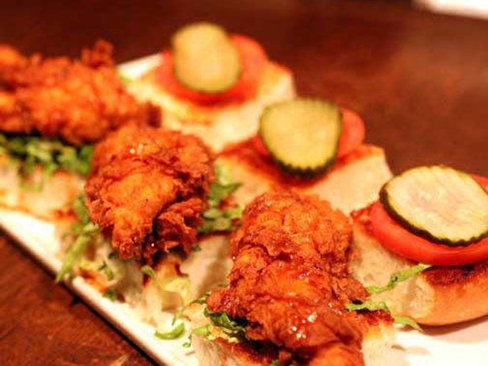 Max's wine dive chicken sliders