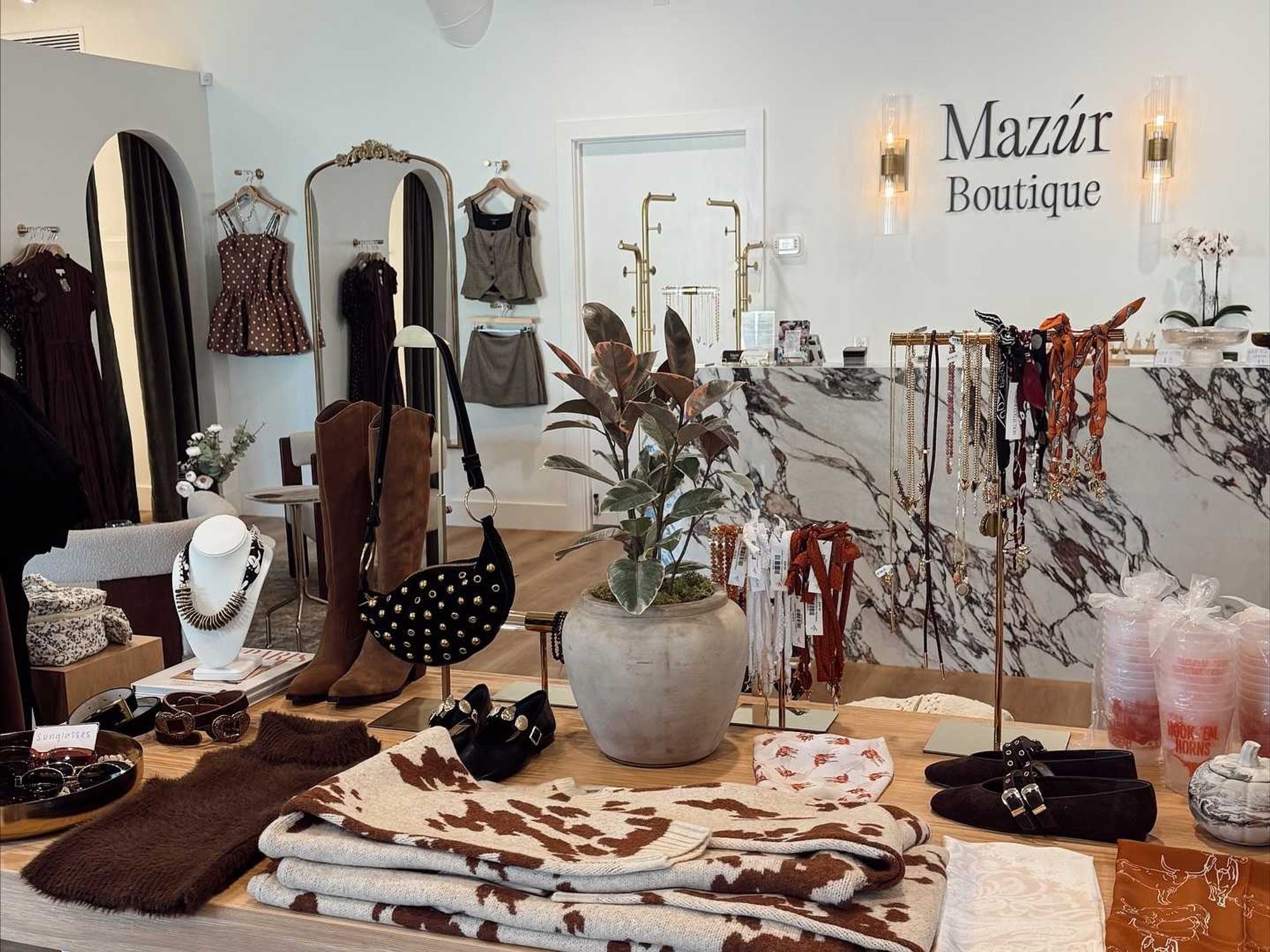 Mazúr Boutique interior