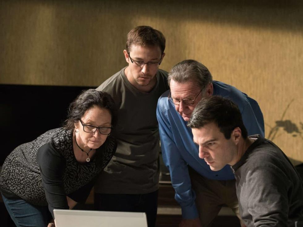 Melissa Leo, Joseph Gordon-Levitt, Tom Wilkinson, and Zachary Quinto in Snowden