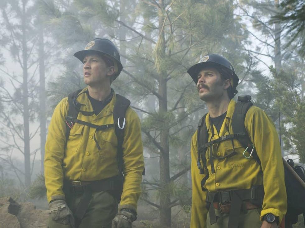 Miles Teller and Taylor Kitsch in Only the Brave