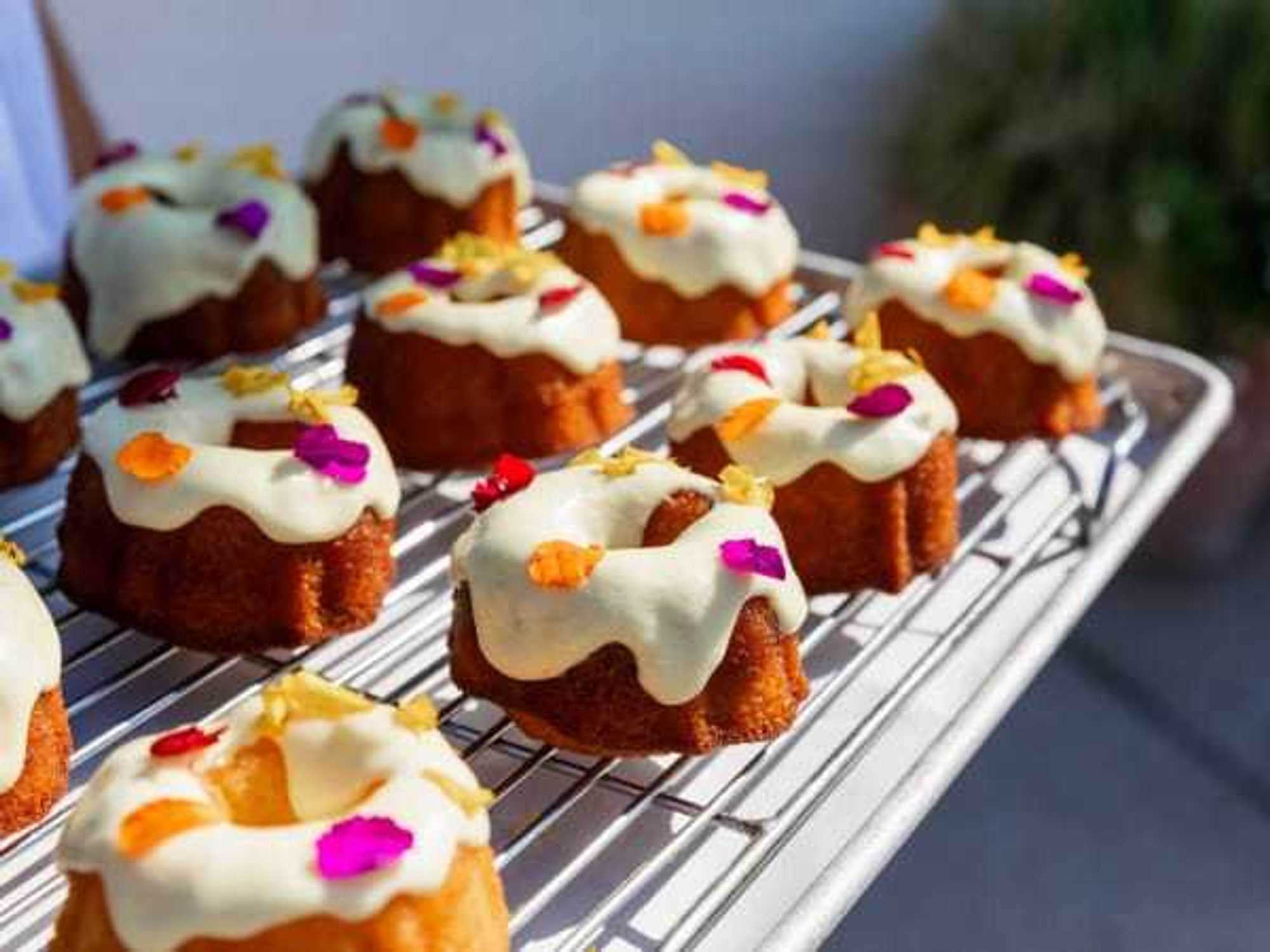 Mini bundt cakes by Swedish Hill