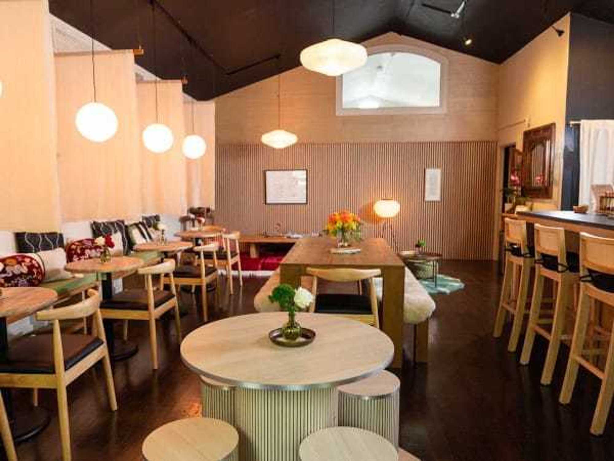 Moment of Tea interior