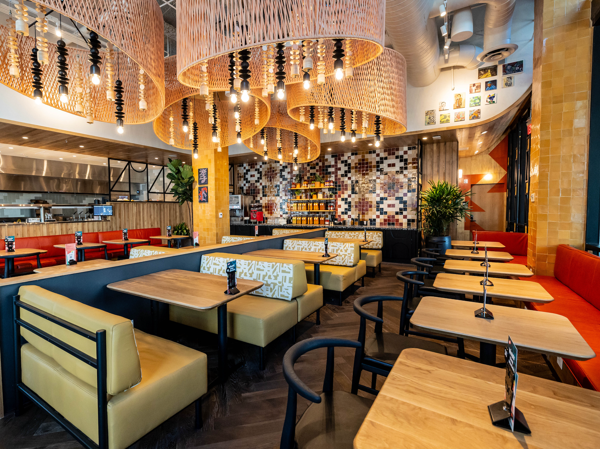 Nando's PERi-PERi Austin interior