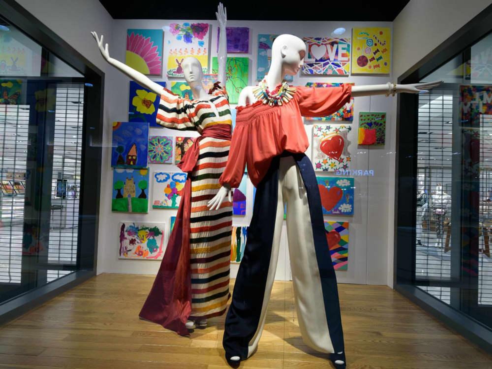 Neiman Marcus Fort Worth, mannequins